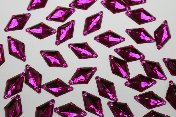 Diamond 18x11mm Acrylic Stones - Fuchsia.