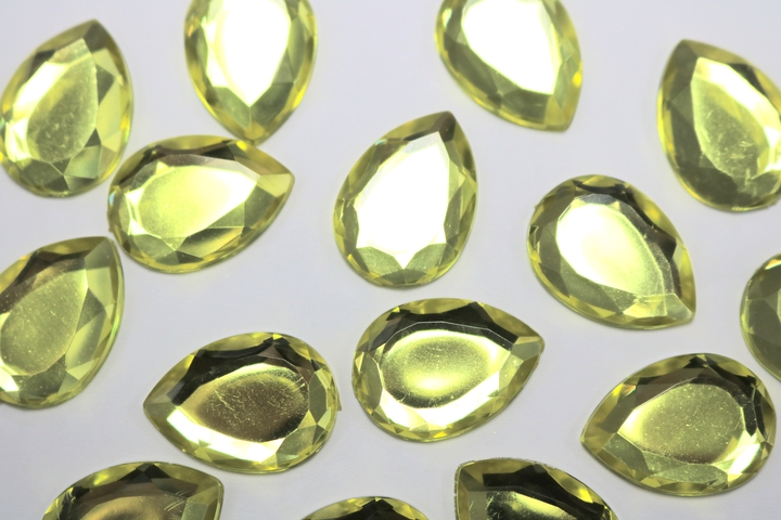 Pear 28x17mm Acrylic Stones . - Jonquil