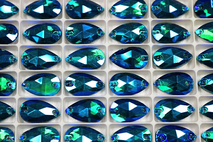 Brilliance 18x10.5mm Pear Box of 144 pcs. - Electric Blue AB