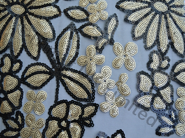 Large & small daisy Seq.2 way give stretch net - Black/Gold