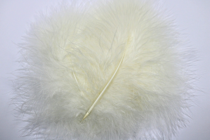 Marabou Small Feathers(approx.20 per pkt.) - Ivory